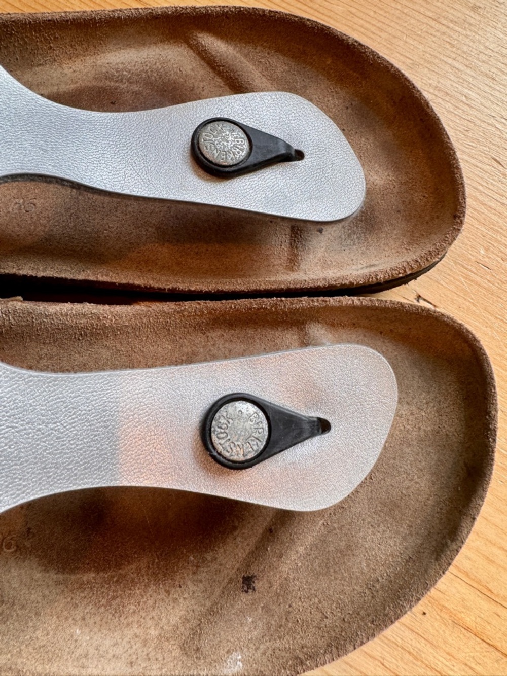 Birkenstock Gizeh Sandals Silver Single Strap Cork Footbed Women 10 EU 41 Narrow - Picture 8 of 13